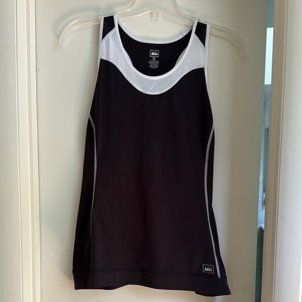 REI Mesh Tank Top in Black and White